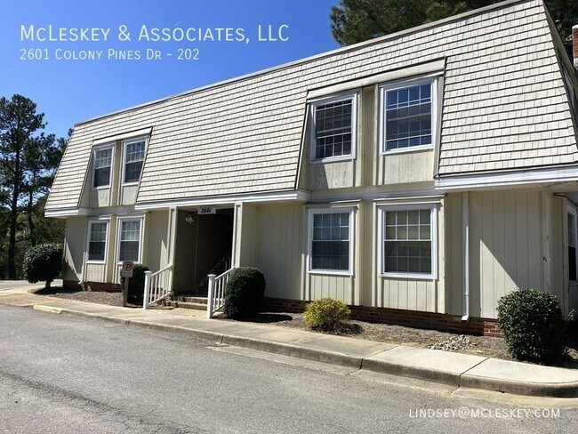 Colony Pines Apartments - Colony Pines Apartments Unit 202