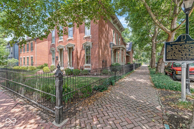 Photo - 331 N East St