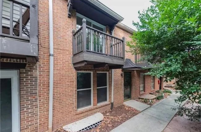 Photo - Room in Townhome on Cardigan Cir
