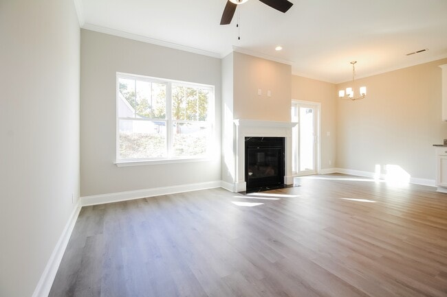 Photo - 150 N Church St