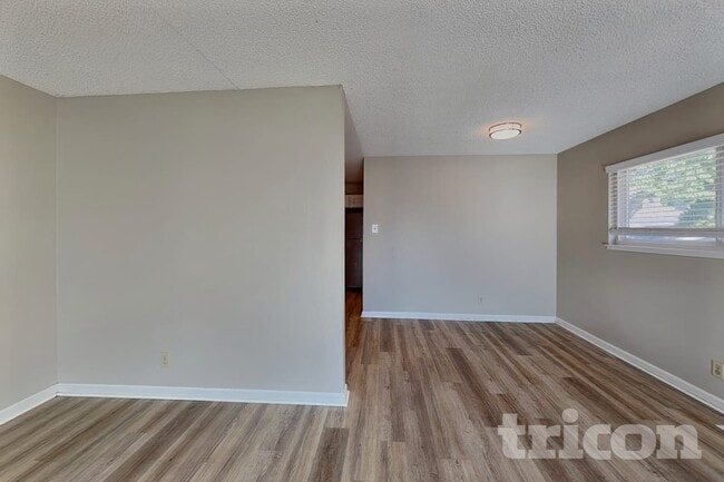 3445 Kings Row