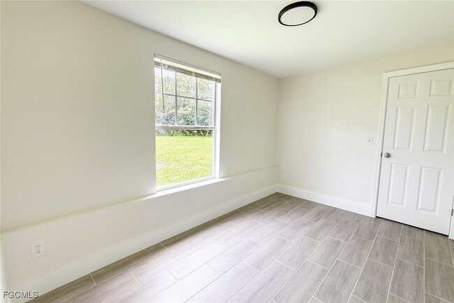 Photo - 581 Wood Ave