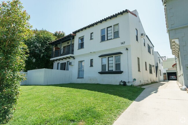 Building Photo - 147 North Hamilton Drive Rental