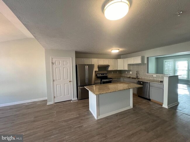 Building Photo - 2579 Blue Water Blvd