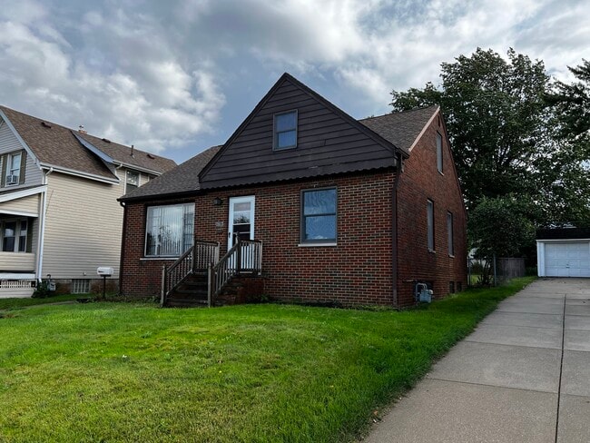 Building Photo - 7417 Kenilworth Ave Rental