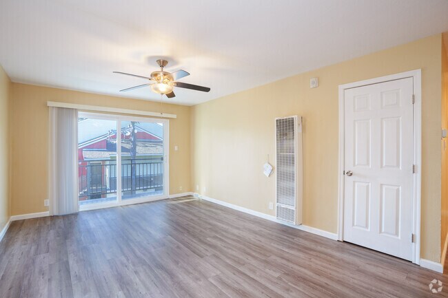 2BR, 1BA - 875SF - Living Room