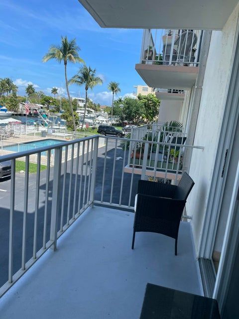 Photo - 1731 SE 15th St Unit 206
