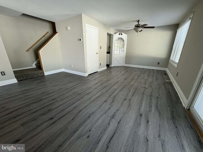 Photo - 111 Eastford Ct