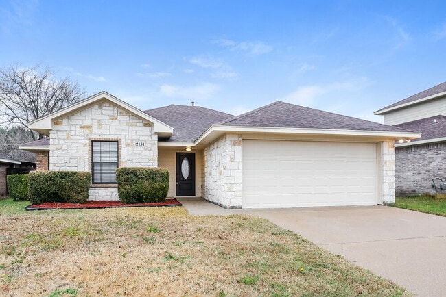 Building Photo - 2131 Trishia Ln