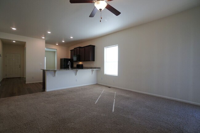 Photo - 6214 Meadowbank Ln