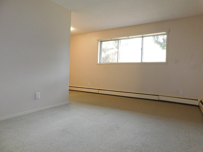 Photo - 322-326 6 Ave NE Unit 12