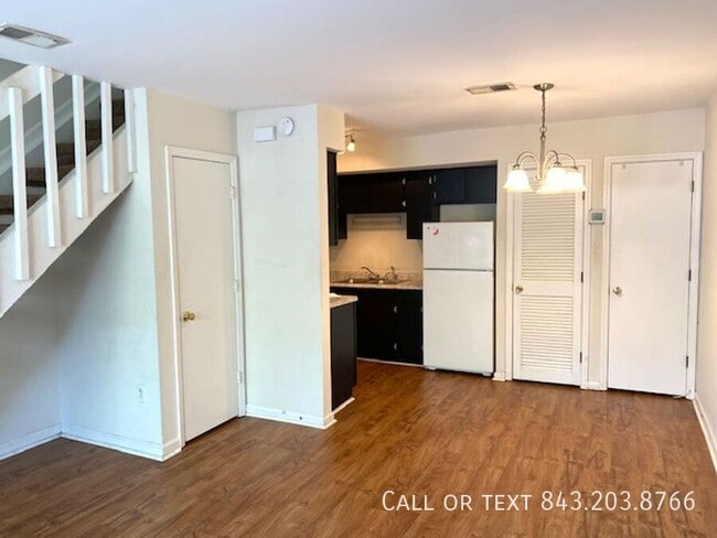 Photo - 2494 Etiwan Ave