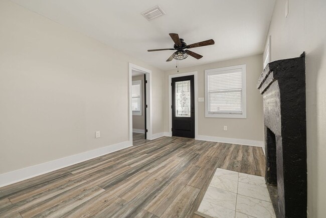 Photo - 106 W Haya St