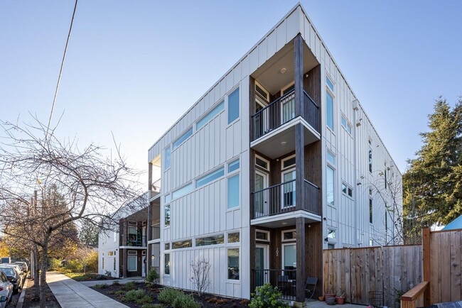 Photo - 4647 SE 40th Ave