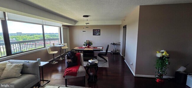 Photo - 3709 S George Mason Dr Unit 1410