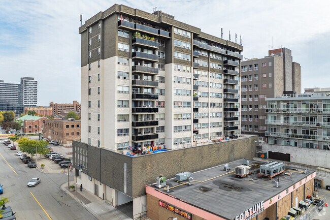 Photo - 33 Richmond St W