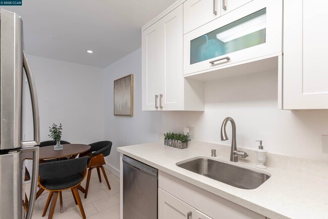 Photo - 5305 Ridgeview Cir Unit 8