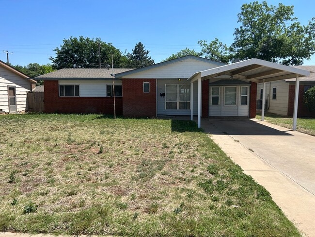 Elegant Home in Central Lubbock Available ... - Elegant Home in Central Lubbock Available ...