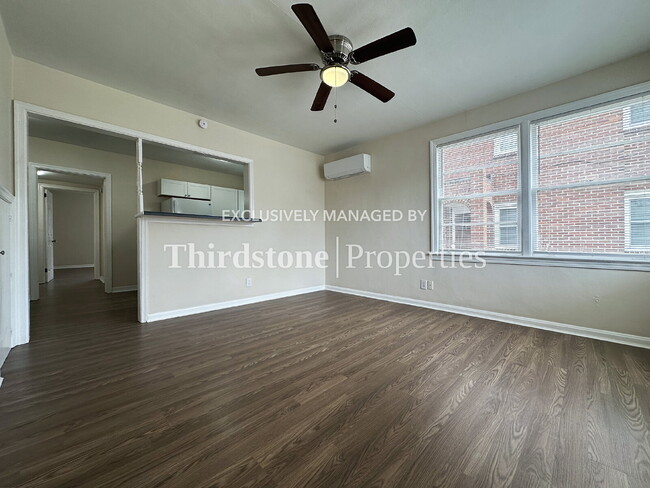 Photo - 2659 College St Unidad 2