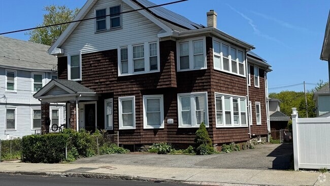 Building Photo - 429 Chestnut St Unit 1 Rental