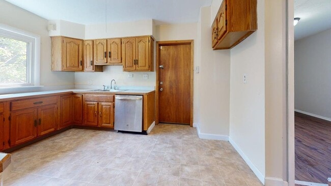 Building Photo - 1288 E 167th St Unit 1