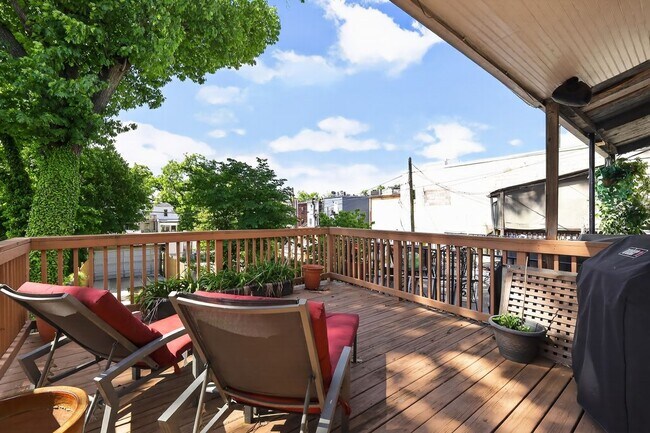 Photo - 928 Ingraham St NW