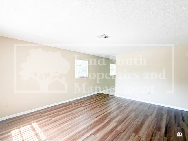 Photo - 1703 King Ave
