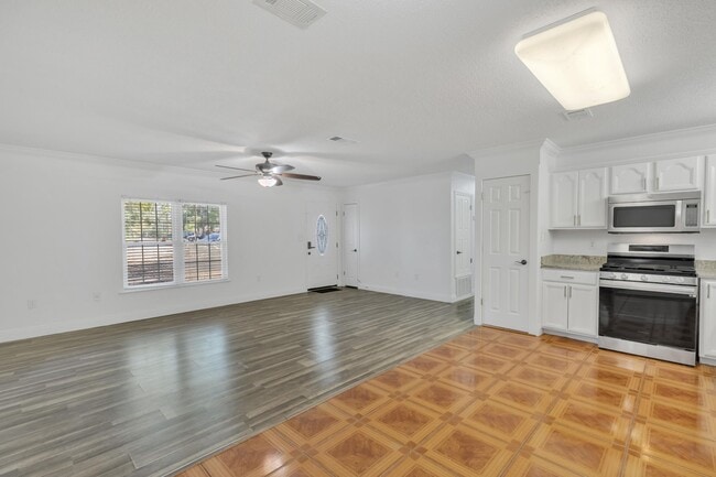 Photo - 319 Jones Rd