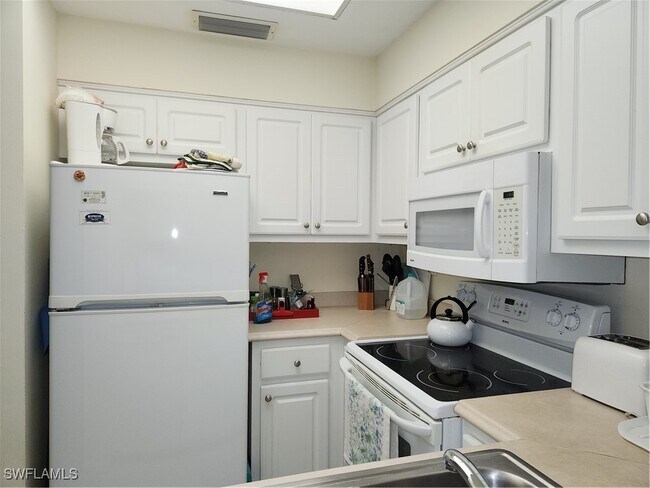 3320 Olympic Dr Unit 122
