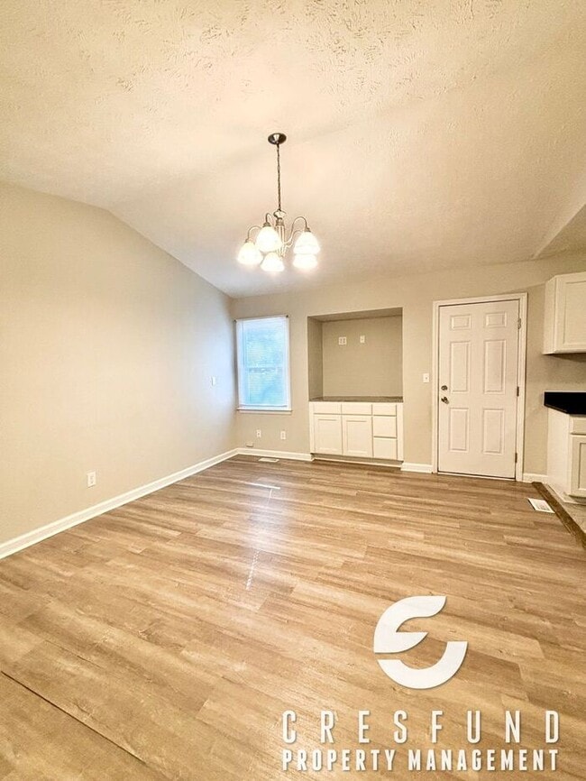 Photo - Coziest 3 Bed, 2 Bath - 15 MINUTES FROM YA...