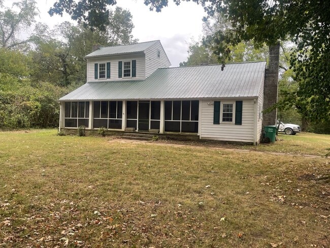 Building Photo - Updated farmhouse