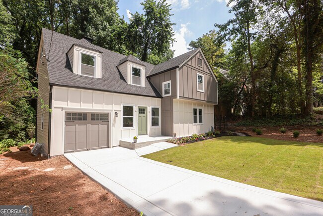 Photo - 2908 N Hills Dr NE