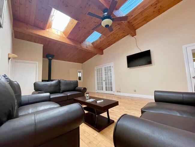 Photo - 306 Front St W Unit ID1314730P