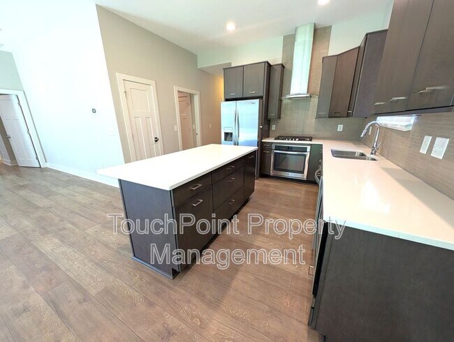 Photo - 1632 Longfellow St