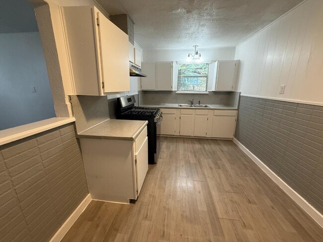 Photo - 1910 Escalon Ave