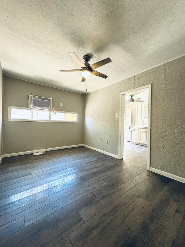 Photo - 2030 S Hayden St