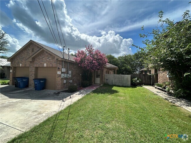 Building Photo - 208 Anne Louise Dr Rental