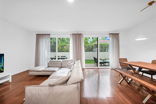 Photo - 21385 Marina Cove Cir