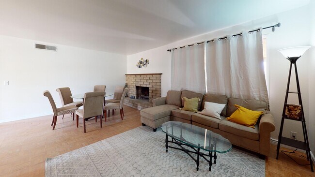 Photo - 701 N Central Dr