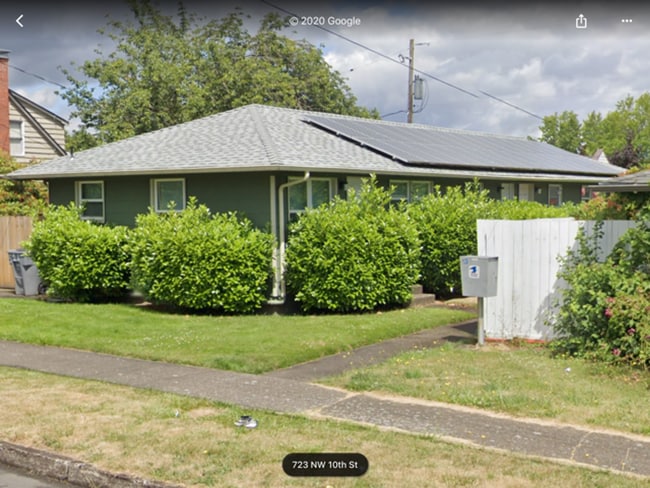 Photo - 1 Bedroom Apartment ~ Close to Campus ~ Cat Friendly Unit 743 1/2 NW 10th