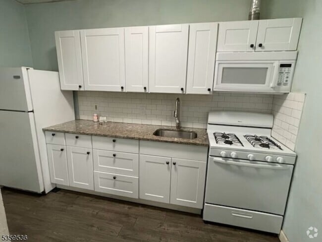 Building Photo - 485 87 Somerset St Rental