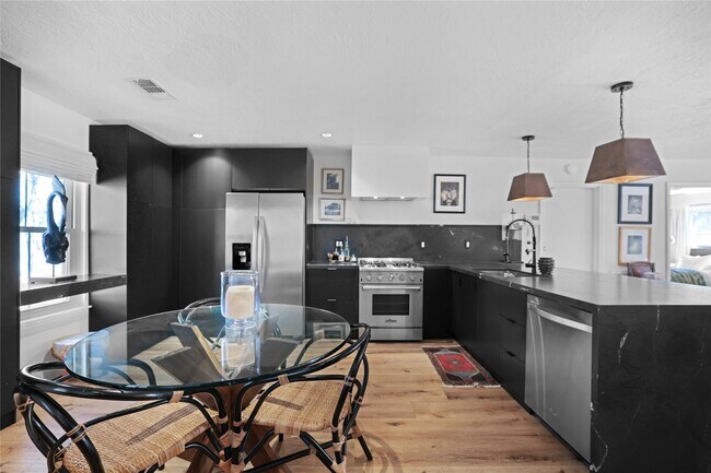 Photo - 5503 Cheshire Ln