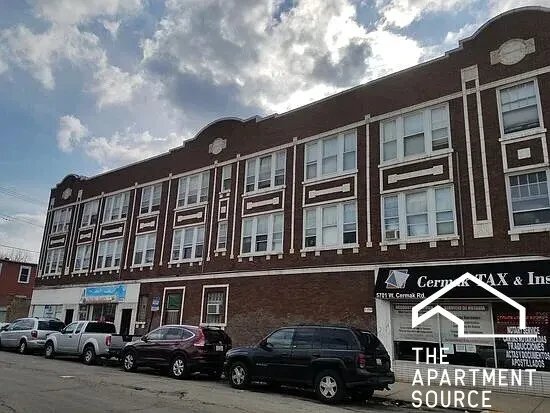 Building Photo - 2206 S 57th Ave Unit 2206 South 57th Avenue