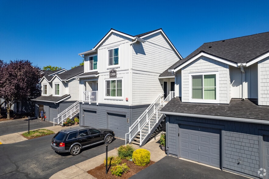Garages with every home!