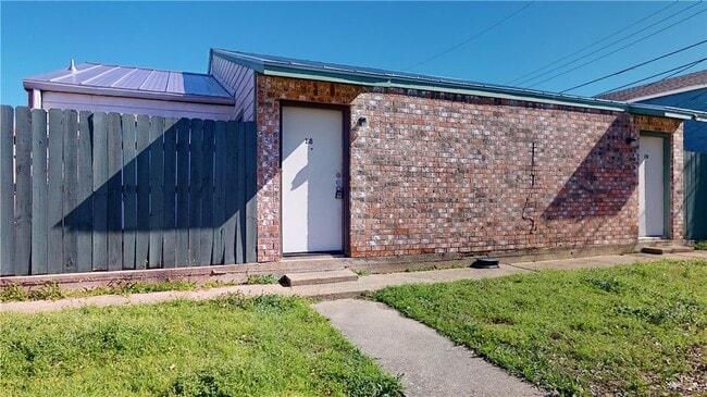 Photo - 725 Peppertree Dr Unit 30