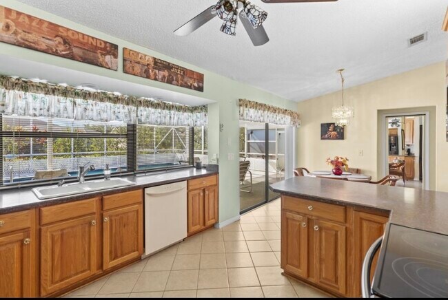 Photo - 980 SE Breakwater Ave