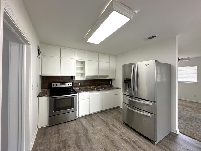 Photo - 110 Tyner Dr