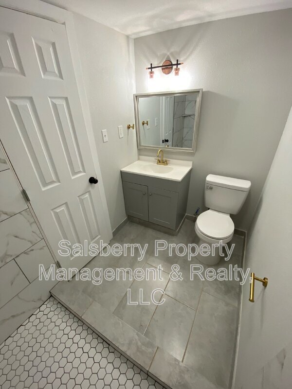 Photo - 1100 SE 9th St