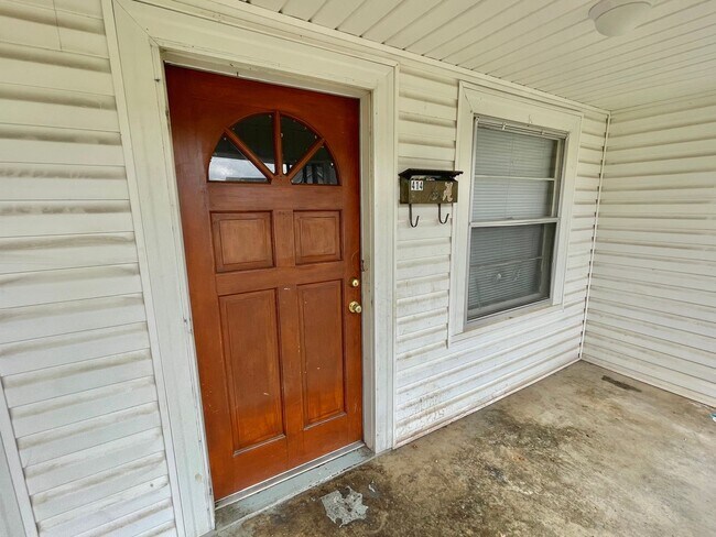 Photo - Duplex Downtown Athens! Walk to shopping and entertainment!