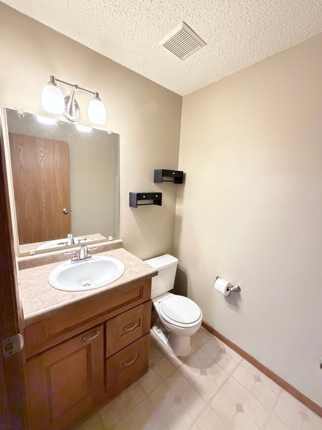 Photo - 186 Macfalls Way
